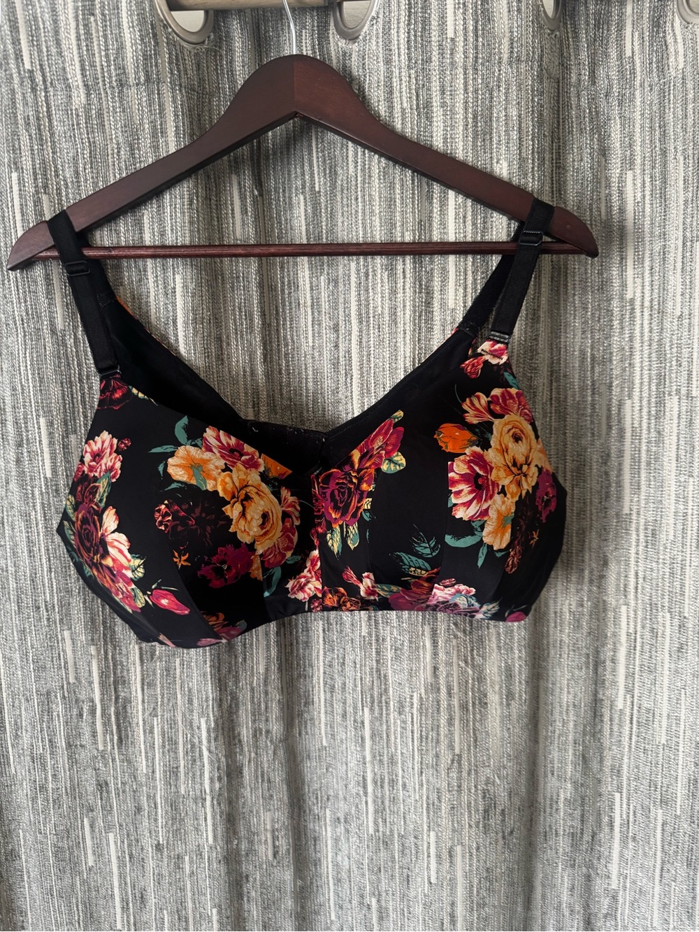 Floral Wireless Comfort Bra in Black
